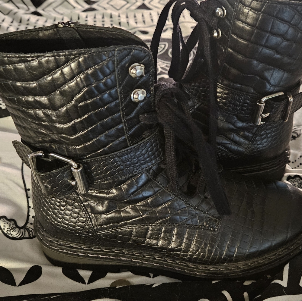 Crown Vintage Black Reptile Combat Boots 7